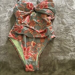 Cupshe Floral One Piece Swimsuit - Gray and Pink